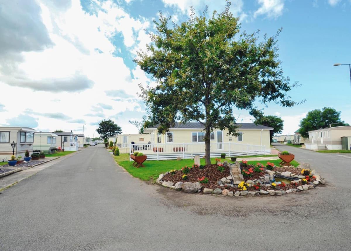Robin Hood Rhyl Hotel Exterior foto